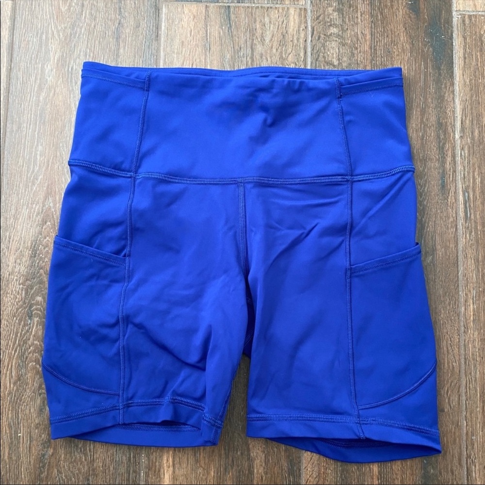 Lululemon fast and free 6” biker shirt size 6